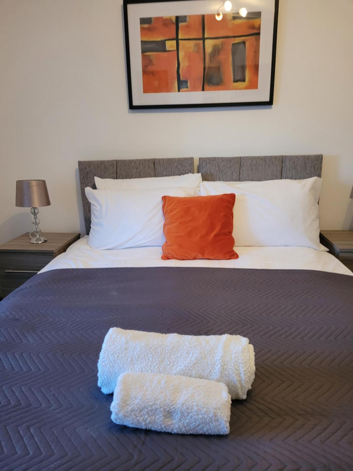 Silvertree Lodge - 2 Double Bed Flat With Parking Hemel Hempstead Eksteriør bilde